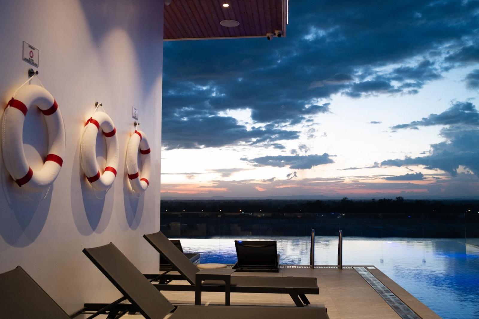 Ban Souanmone One Riviera Hotel And Residences מראה חיצוני תמונה